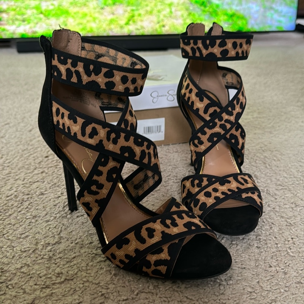 Jessica Simpson size 7 strappy heels. Black/natural color. Never worn.